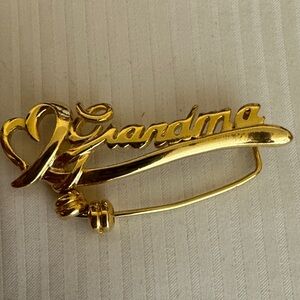 Elegant Gold 'Grandma' Script Brooch